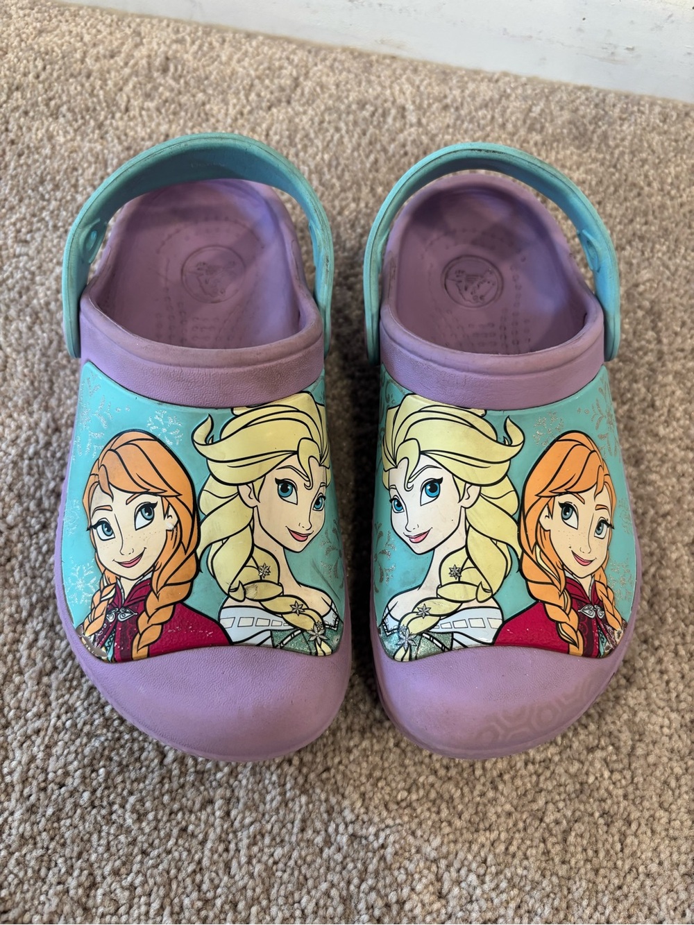 Crocs frozen Elsa and Anna